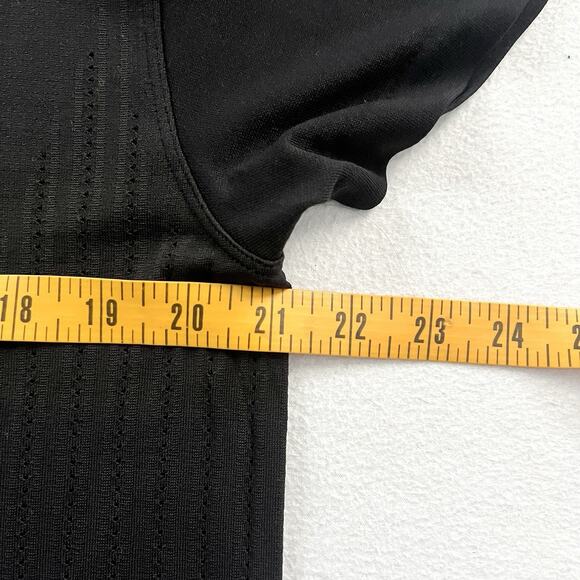 Lululemon Women Black First Release Train to Be Short Sleeve Crop Relaxed Top 10 - Picture 4 of 6